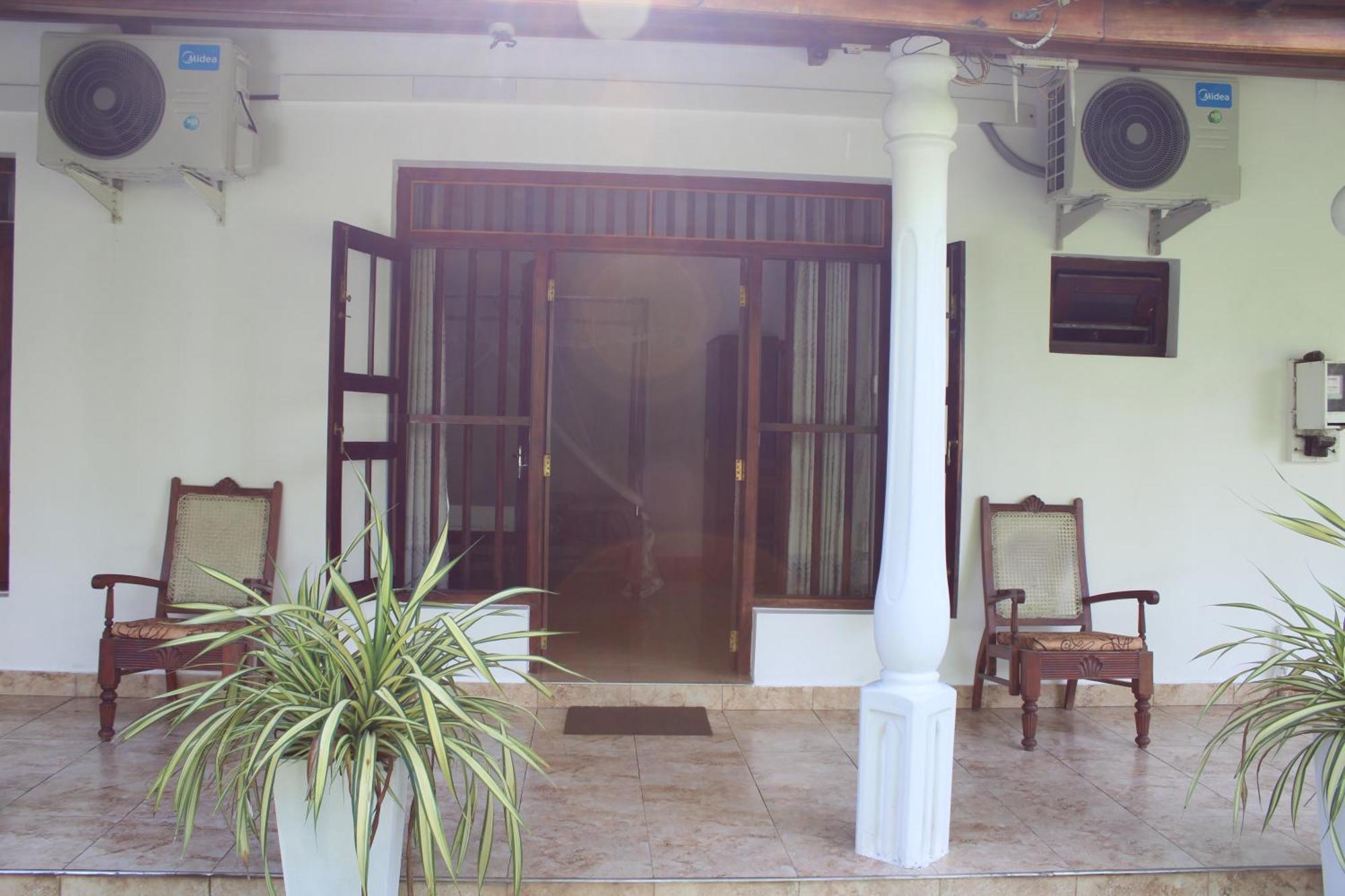 Hotel Sun&Surf Rest Ahangama Exterior foto
