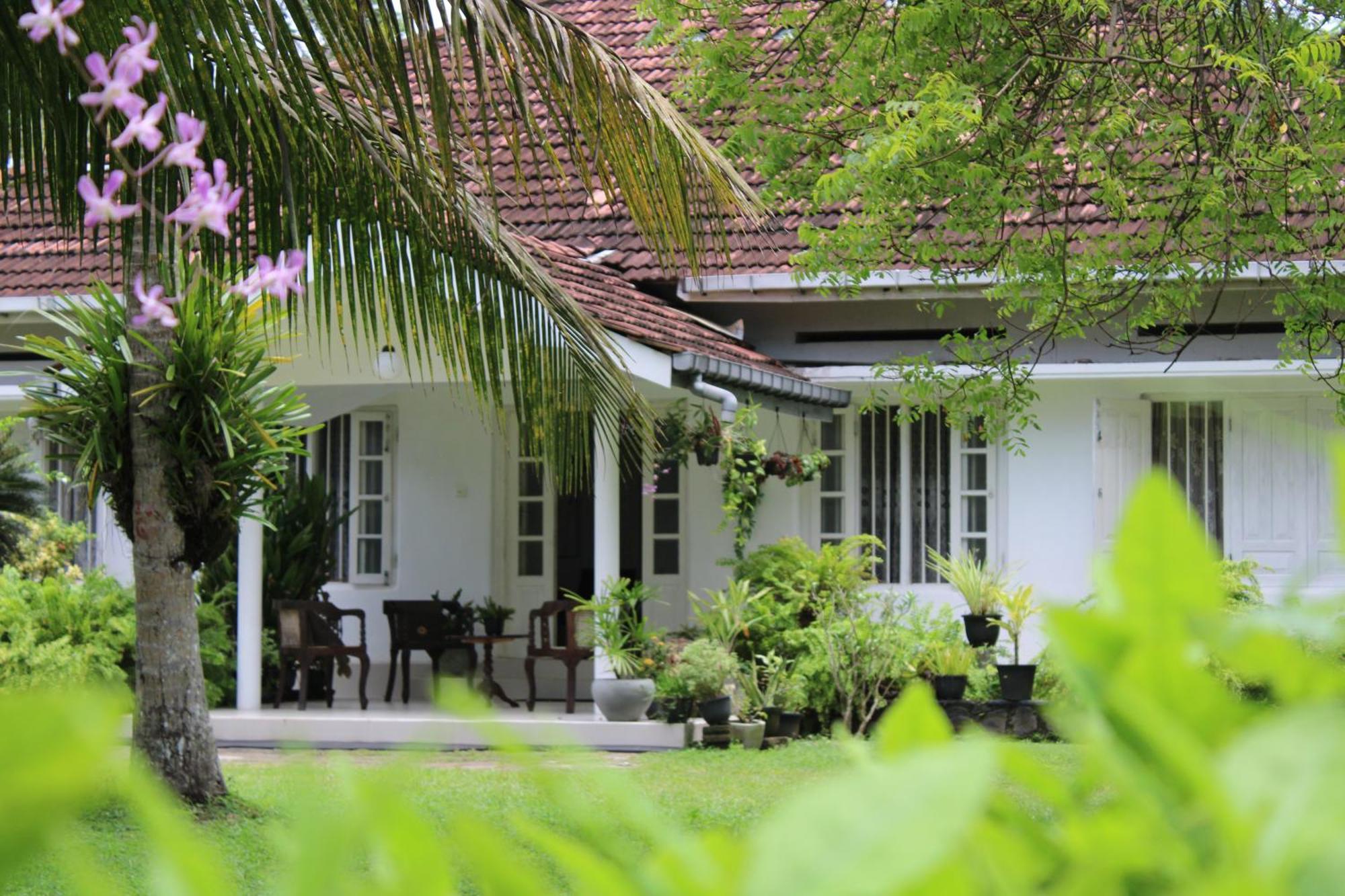 Hotel Sun&Surf Rest Ahangama Exterior foto